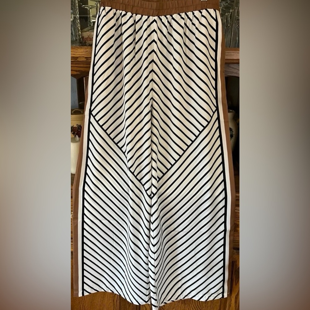 MODERN WORKS Striped Set - Picture 4 of 8